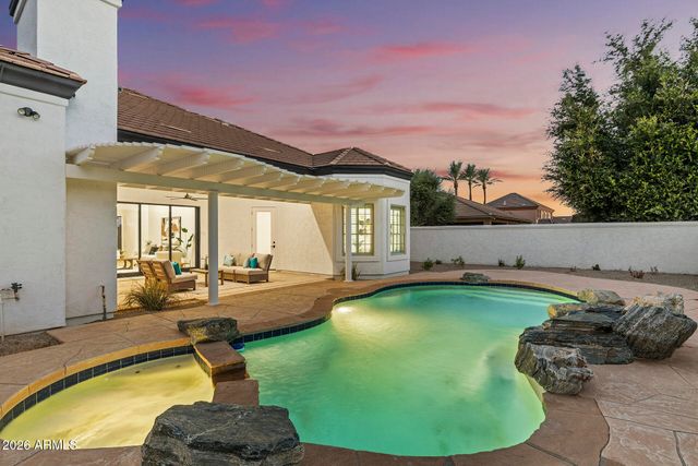 1120 N WREN Drive, Gilbert, AZ 85234