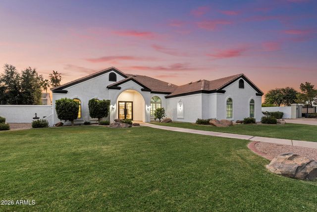 1120 N WREN Drive, Gilbert, AZ 85234