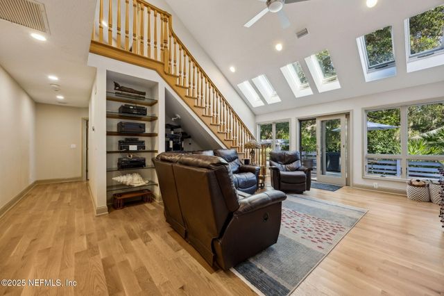 25 BEACH WALKER Road, Fernandina Beach, FL 32034