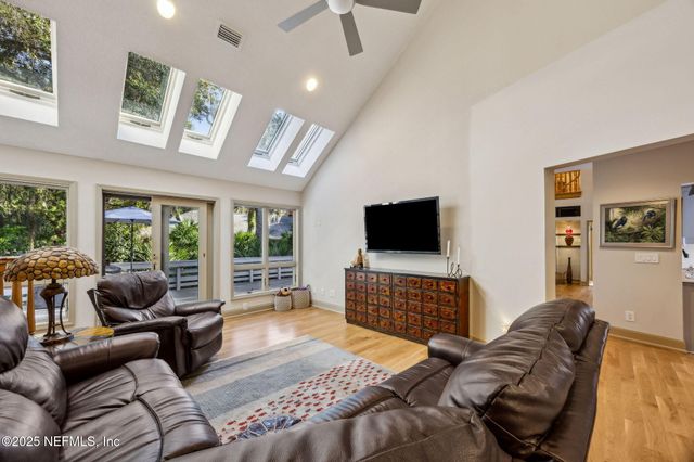 25 BEACH WALKER Road, Fernandina Beach, FL 32034