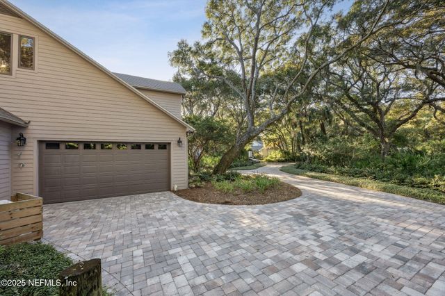 25 BEACH WALKER Road, Fernandina Beach, FL 32034