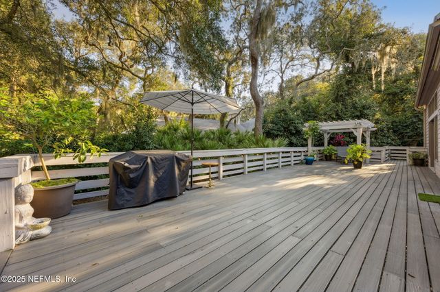 25 BEACH WALKER Road, Fernandina Beach, FL 32034