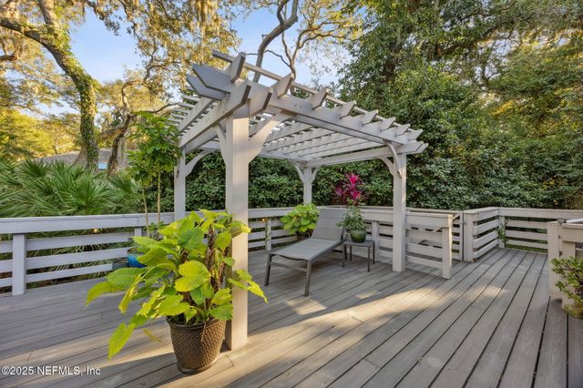 25 BEACH WALKER Road, Fernandina Beach, FL 32034