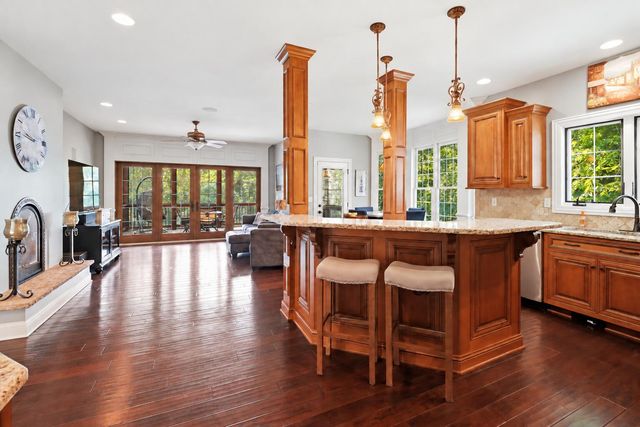 2409 STRATFORD CHASE PKY, Columbia, MO 65201