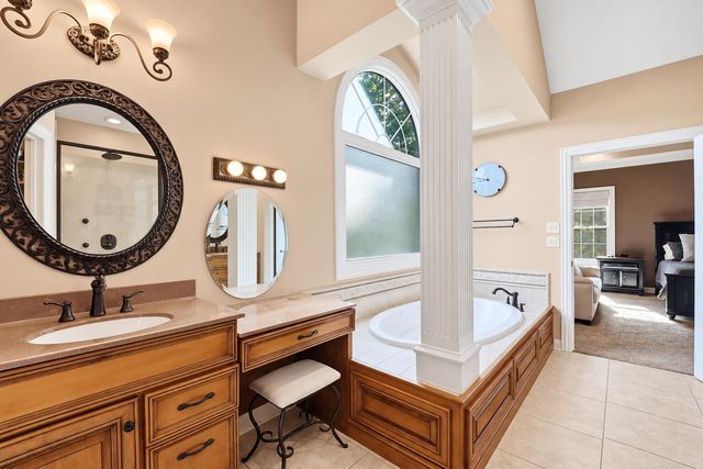 2409 STRATFORD CHASE PKY, Columbia, MO 65201