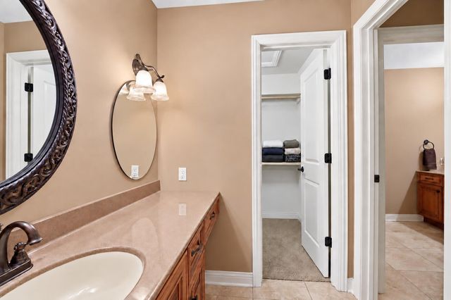 2409 STRATFORD CHASE PKY, Columbia, MO 65201