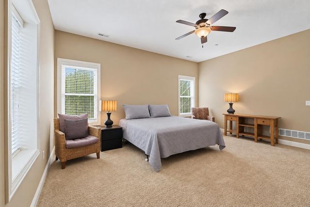2409 STRATFORD CHASE PKY, Columbia, MO 65201