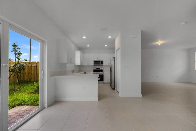 2567 SE 25th Drive 2567, Homestead, FL 33035
