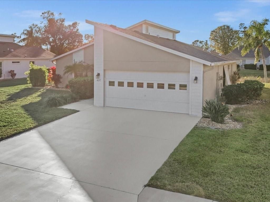 Image 4 of property listing at 437 CYPRESS FOREST BOULEVARD, Englewood, FL 34223