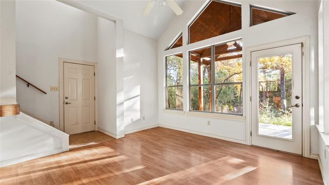 315 Arbors CIR, Elgin, TX 78621