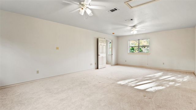 315 Arbors CIR, Elgin, TX 78621