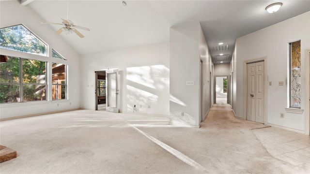 315 Arbors CIR, Elgin, TX 78621