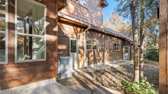 315 Arbors CIR, Elgin, TX 78621