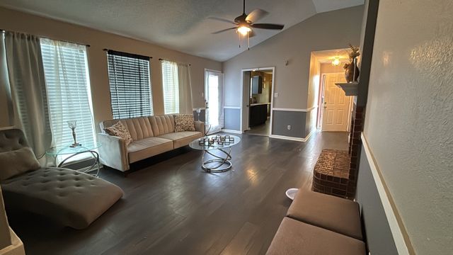 708 Port Richmond Way, Arlington, TX 76018