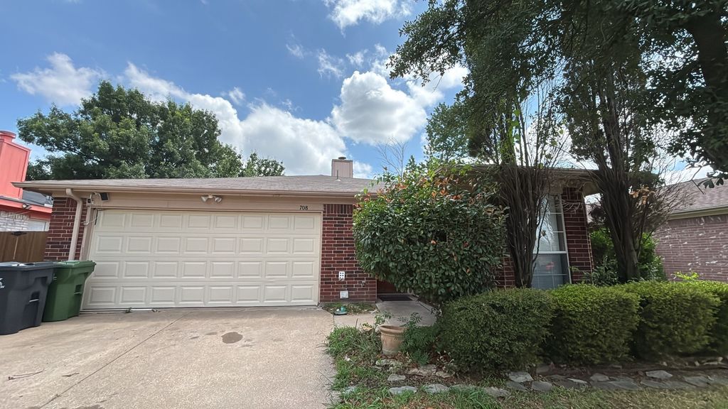 708 Port Richmond Way, Arlington, TX 76018