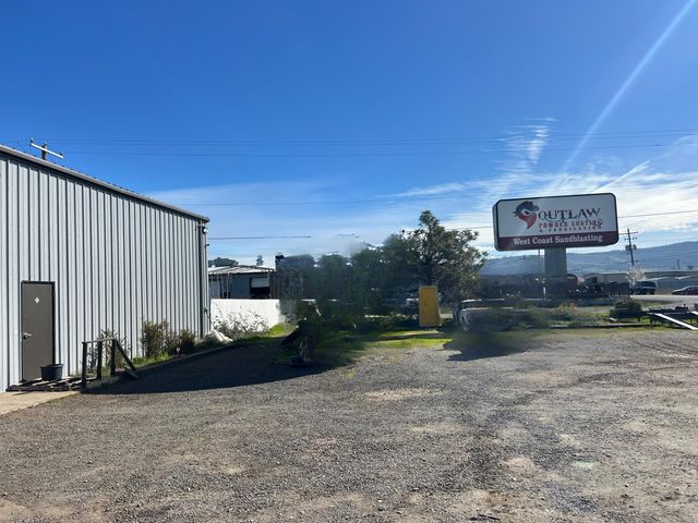 1343 E Justice Road, Medford, OR 97502