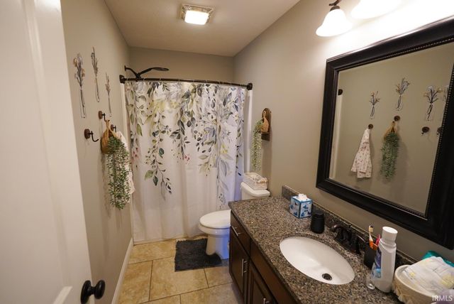 1518 Breezy Creek Drive, Evansville, IN 47720