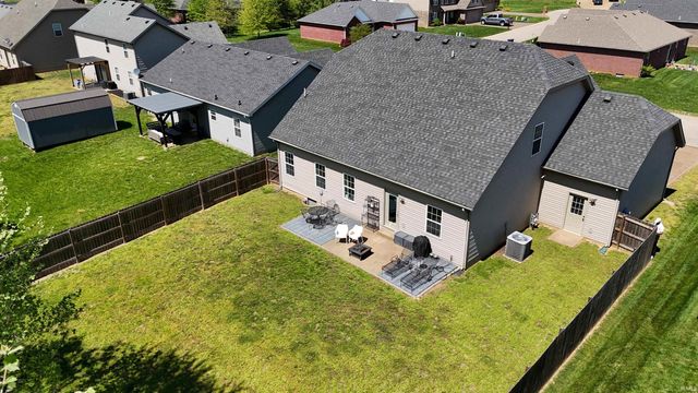 1518 Breezy Creek Drive, Evansville, IN 47720