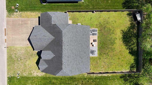 1518 Breezy Creek Drive, Evansville, IN 47720