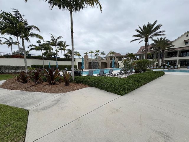 1600 Wandering Willow Way, Loxahatchee, FL 33470