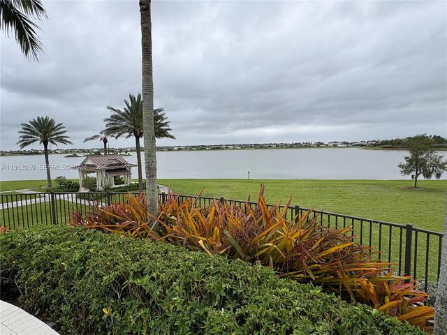 1600 Wandering Willow Way, Loxahatchee, FL 33470