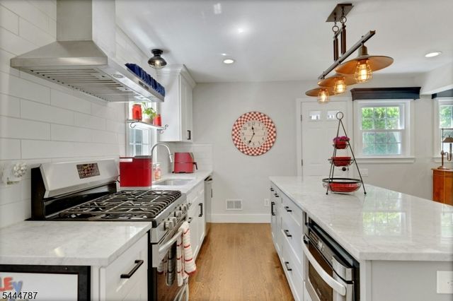 7 Hawthorne Ave, Glen Ridge Boro Twp., NJ 07028