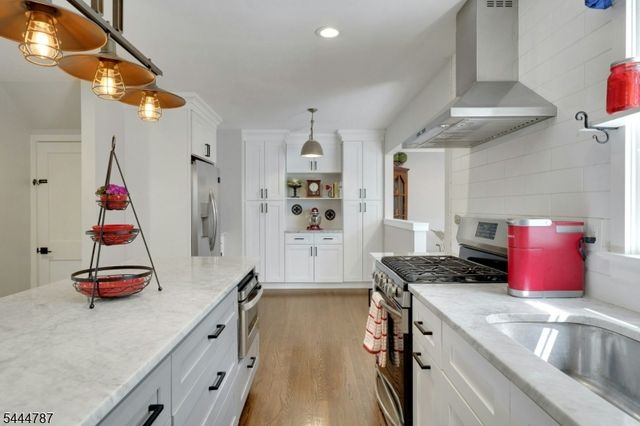 7 Hawthorne Ave, Glen Ridge Boro Twp., NJ 07028
