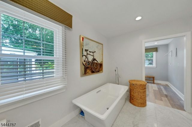 7 Hawthorne Ave, Glen Ridge Boro Twp., NJ 07028