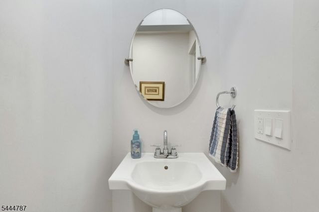 7 Hawthorne Ave, Glen Ridge Boro Twp., NJ 07028
