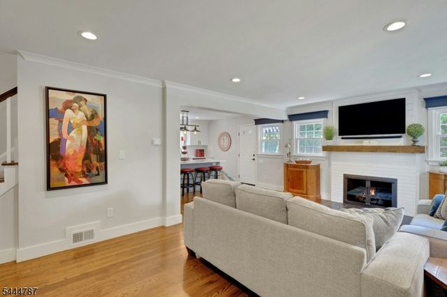 7 Hawthorne Ave, Glen Ridge Boro Twp., NJ 07028