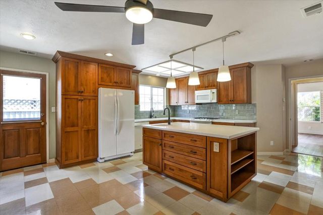 784 Sherman Oaks Drive, San Jose, CA 95128