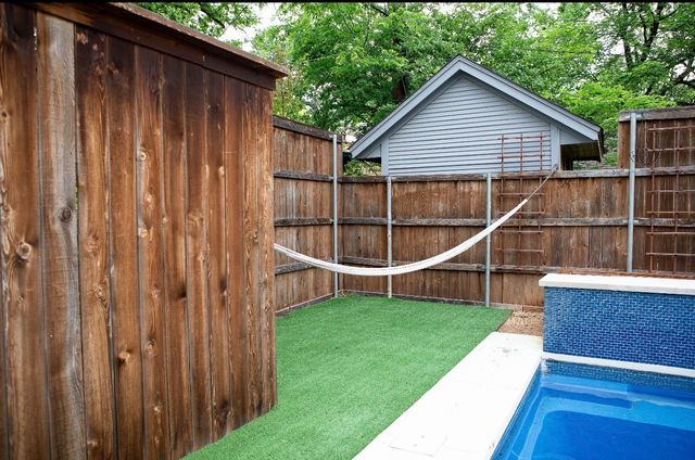 2022 Glenco Terrace, Fort Worth, TX 76110