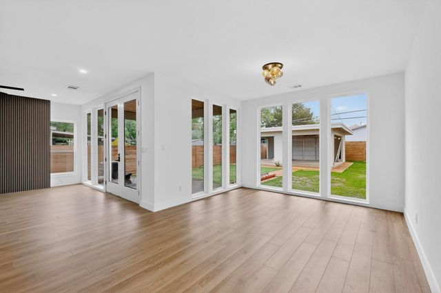 514 S Marlborough Avenue, Dallas, TX 75208