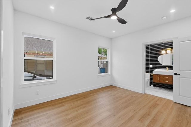 514 S Marlborough Avenue, Dallas, TX 75208