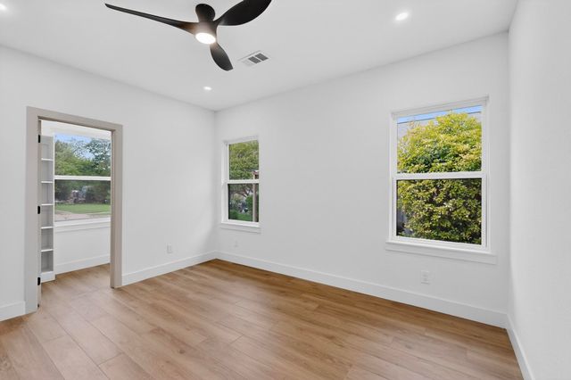 514 S Marlborough Avenue, Dallas, TX 75208