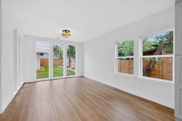 514 S Marlborough Avenue, Dallas, TX 75208