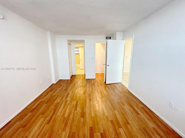 15600 NW 7th Ave 606, Miami, FL 33169