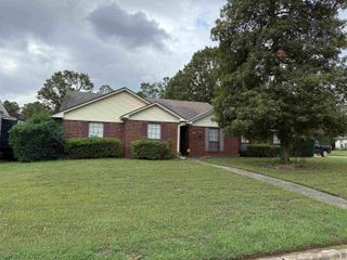 362 regal oaks Drive, White Hall, AR 71602