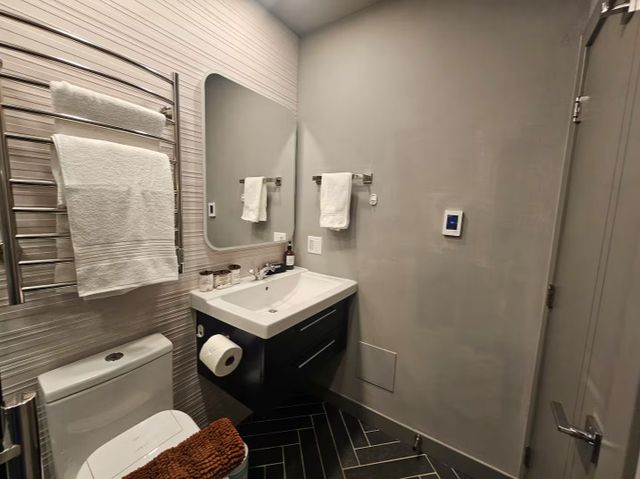1050 W Dakin Street G2, Chicago, IL 60613