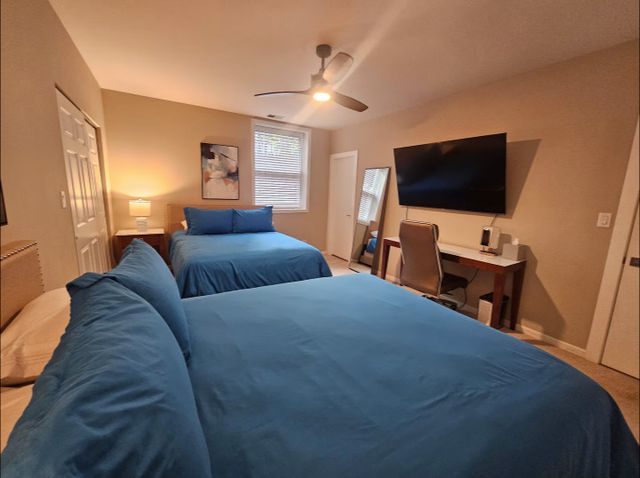 1050 W Dakin Street G2, Chicago, IL 60613