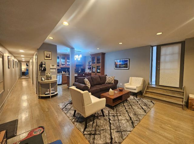 1050 W Dakin Street G2, Chicago, IL 60613