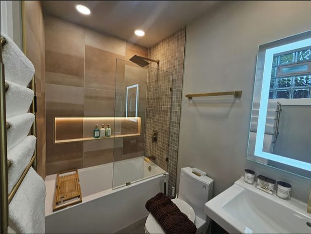 1050 W Dakin Street G2, Chicago, IL 60613