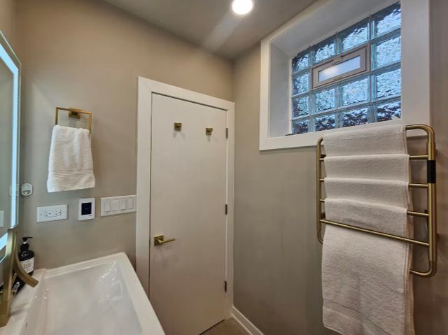 1050 W Dakin Street G2, Chicago, IL 60613