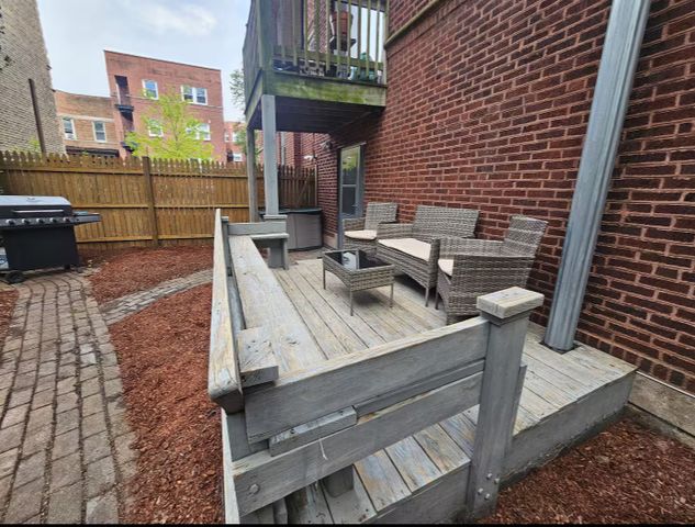 1050 W Dakin Street G2, Chicago, IL 60613