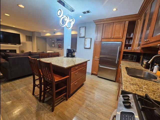 1050 W Dakin Street G2, Chicago, IL 60613