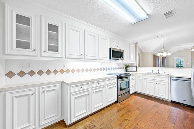 403 Live Oak Lane, Friendswood, TX 77546