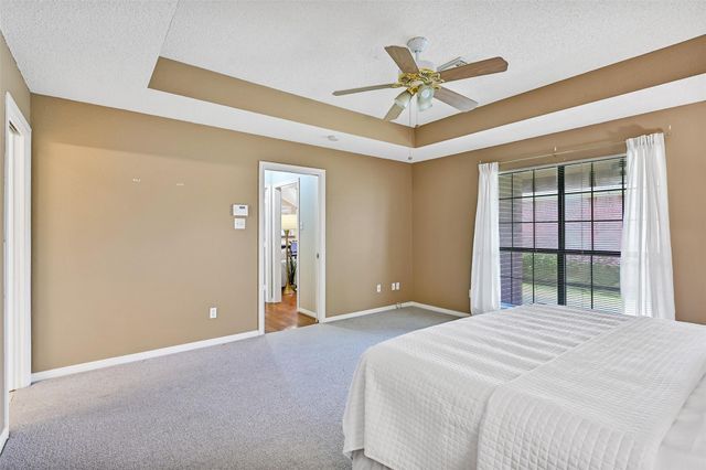 403 Live Oak Lane, Friendswood, TX 77546