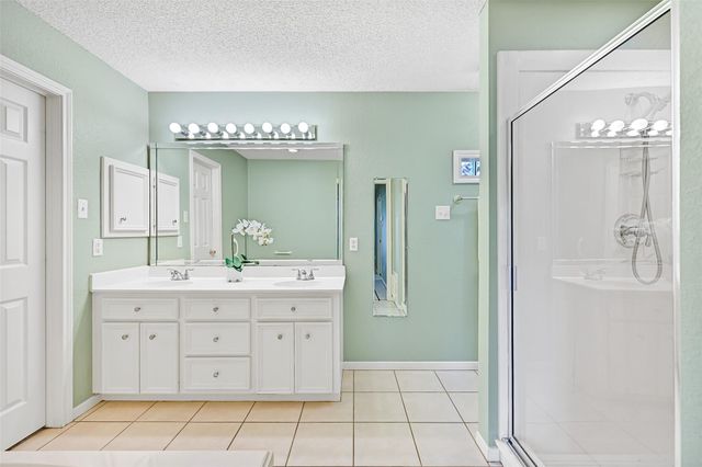 403 Live Oak Lane, Friendswood, TX 77546