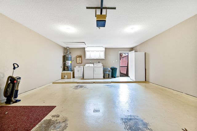403 Live Oak Lane, Friendswood, TX 77546
