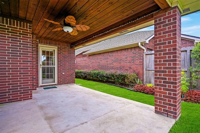 403 Live Oak Lane, Friendswood, TX 77546